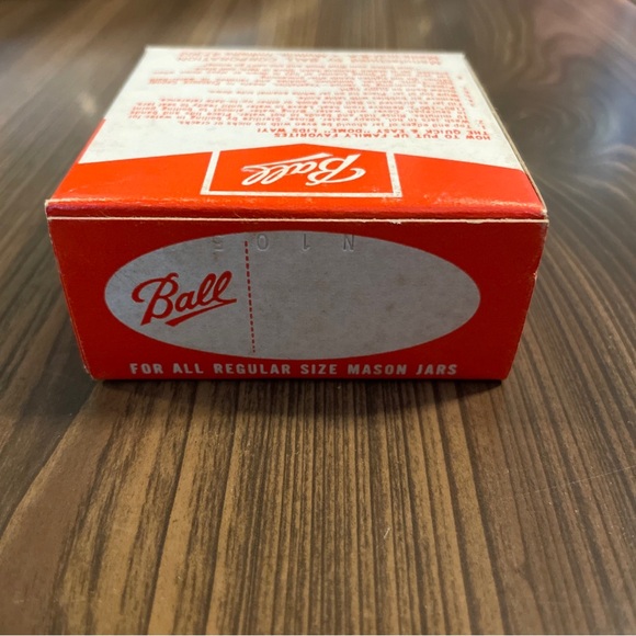 Vintage Ball Fruit Print Dome Lids Box Of 12 - Picture 6 of 7